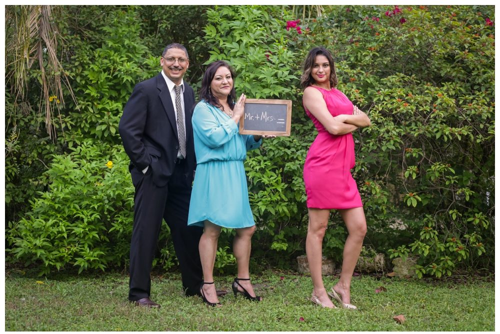 Mr. & Mrs. Salinas – Anniversary Portraits – Memory Lane Photo Spot