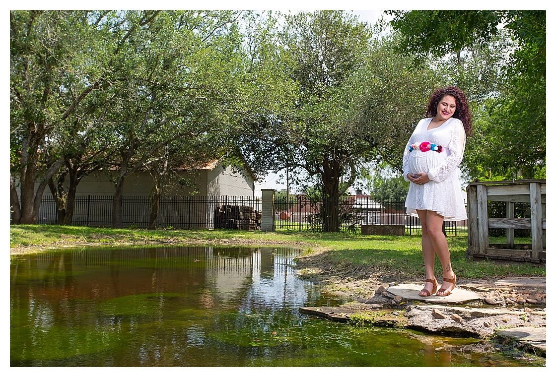 Amanda Maternity – Sarita, Texas – Bee Beautiful Studios