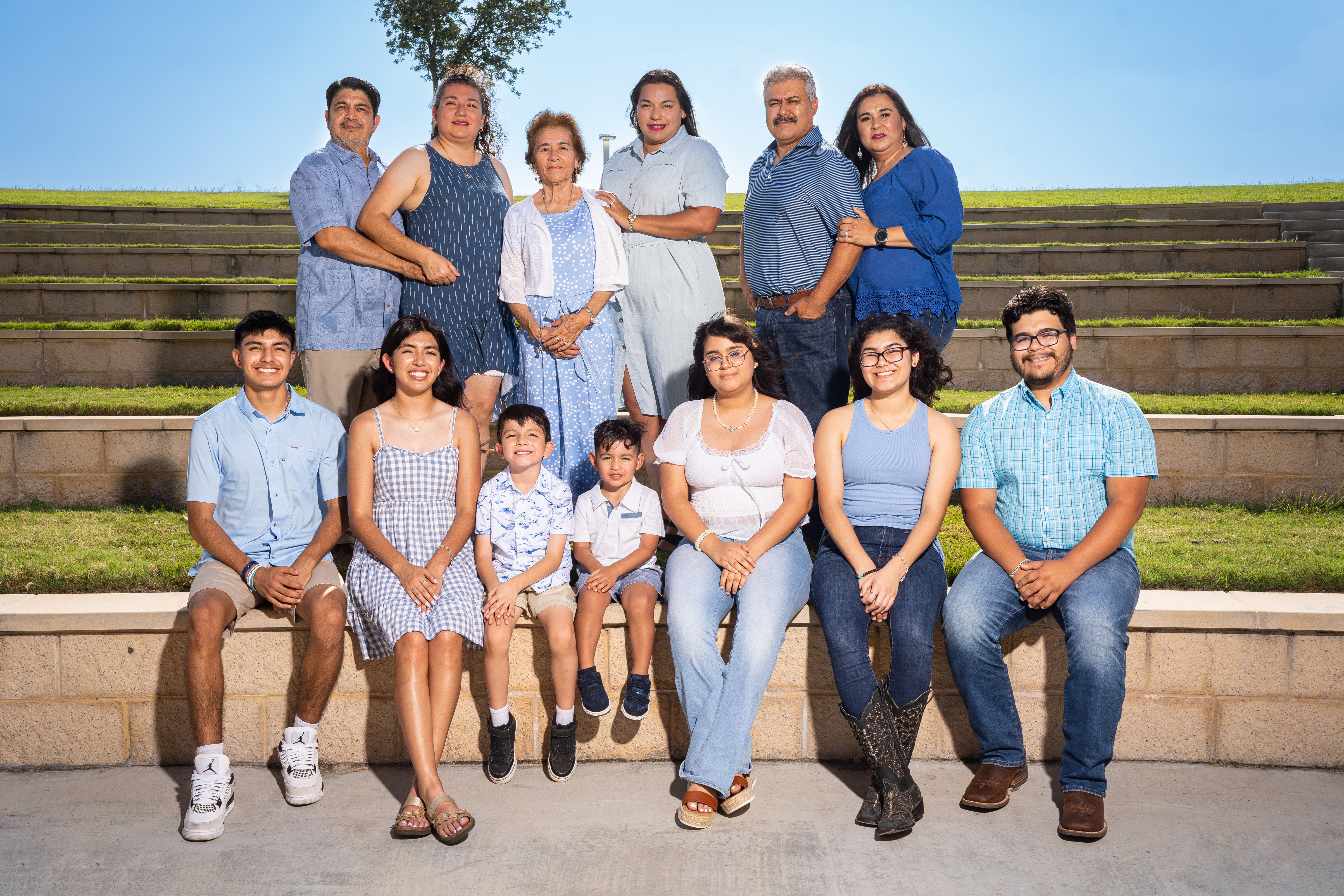 Sanchez Family Portraits – Tres Lagos – McAllen, Texas