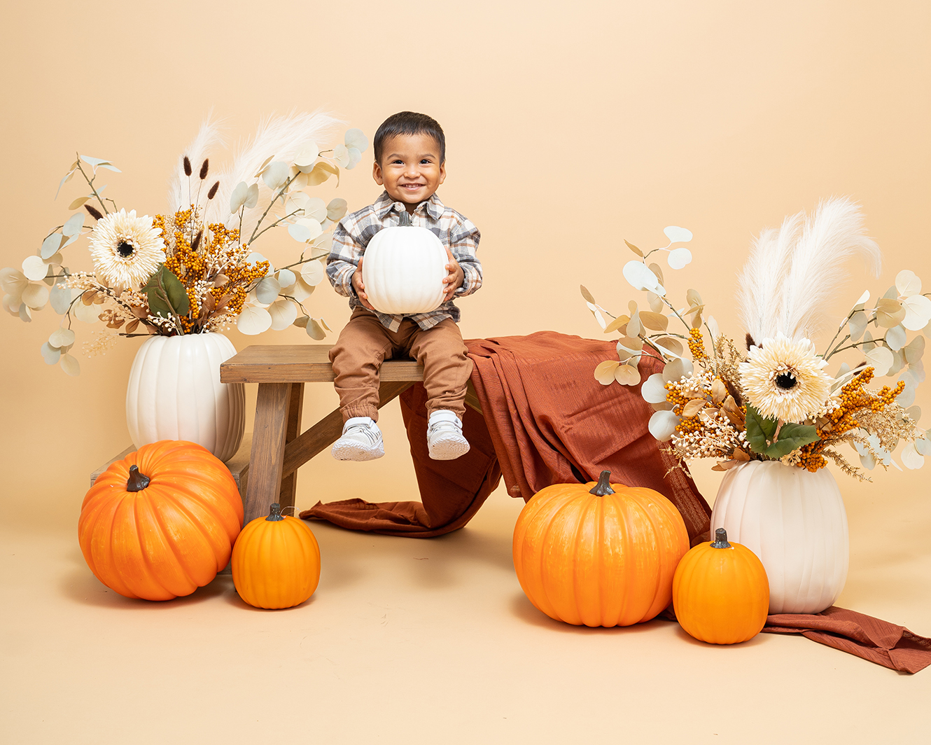 Reyes Family – Studio Pumpkin Patch Portraits – McAllen, Texas