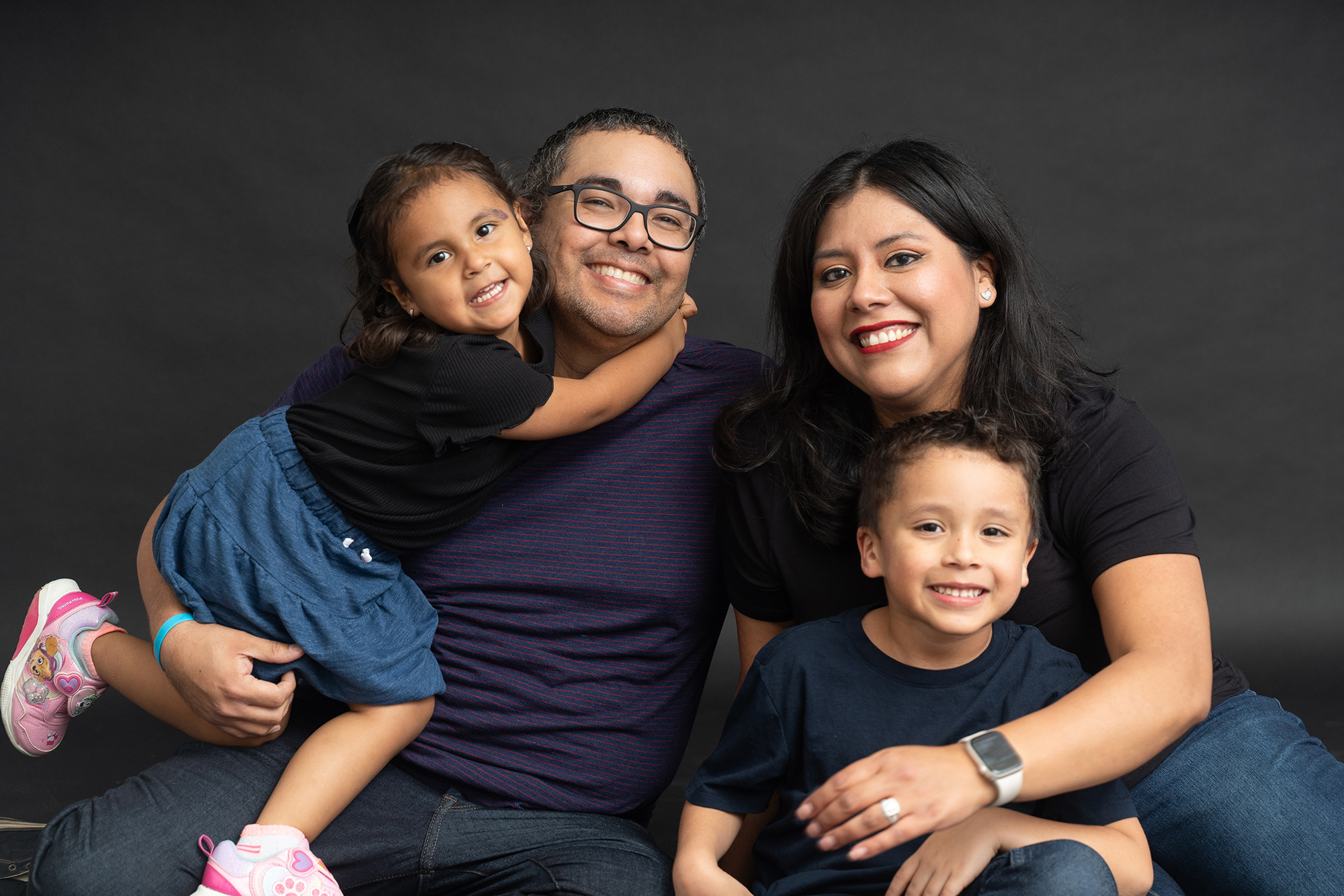 Vasquez Family Session – McAllen, Texas – Bee Beautiful Studios