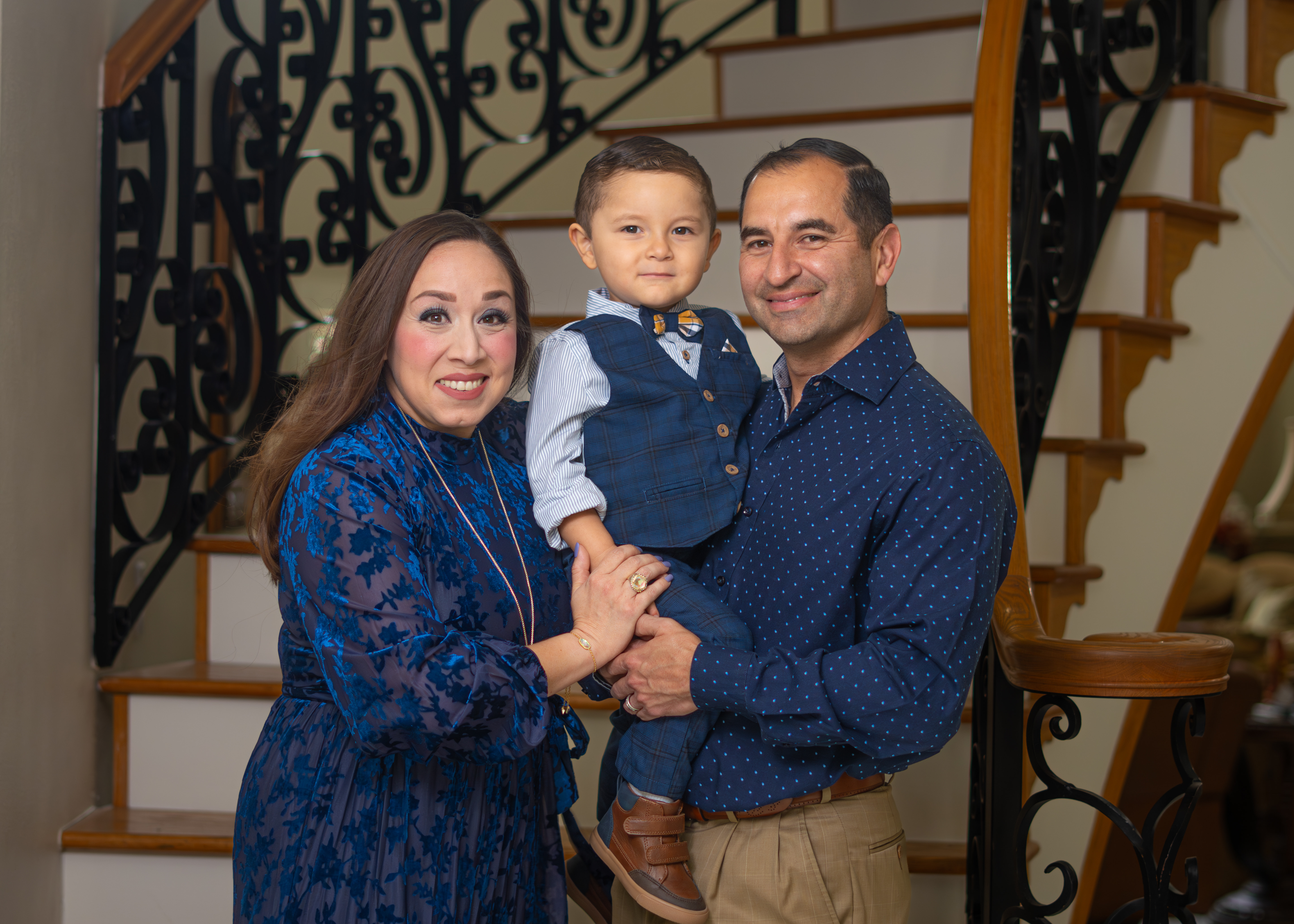 Flores Christmas Portraits – McAllen, Texas