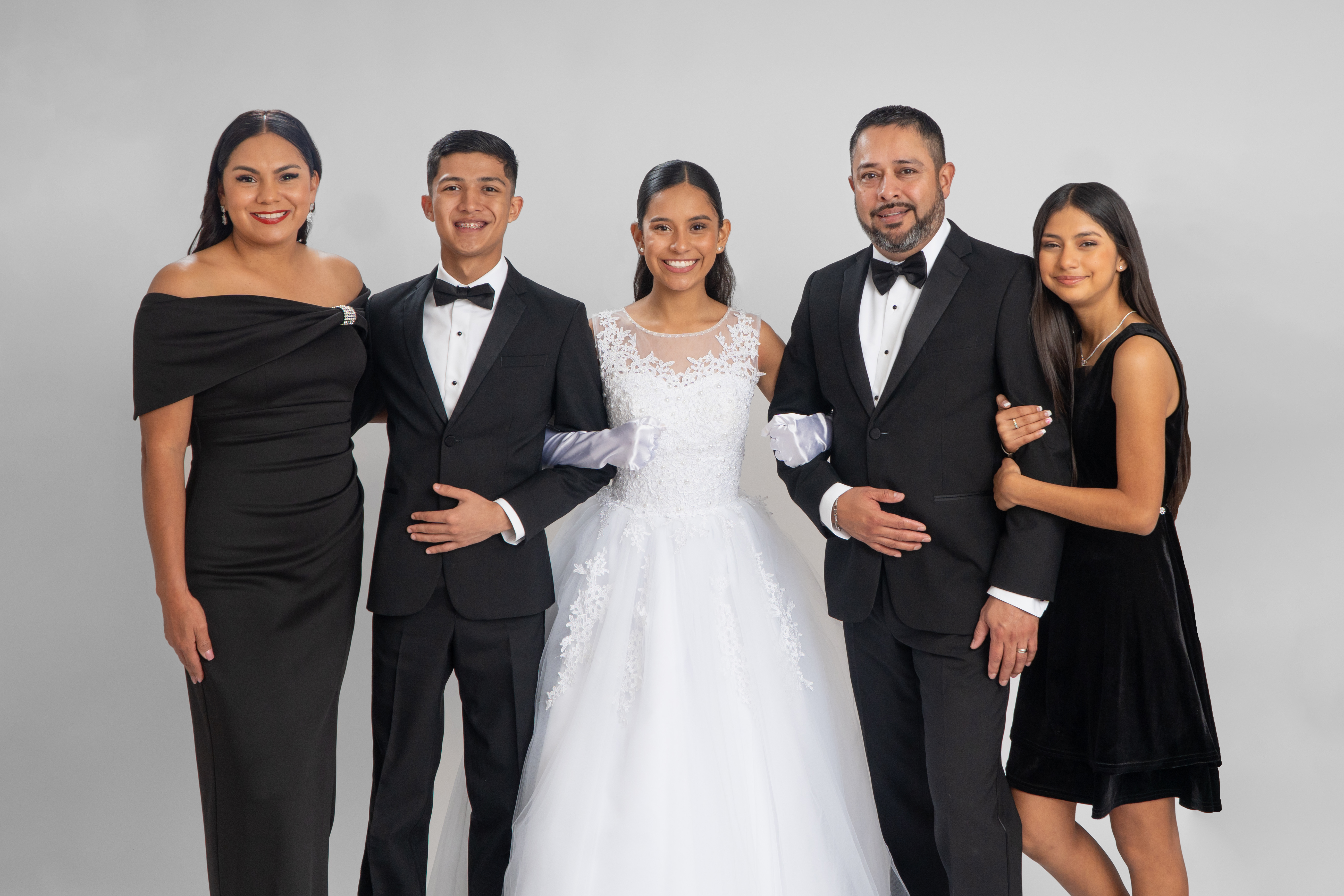 Campos Family Portraits – Bee Beautiful Studios – McAllen, Texas