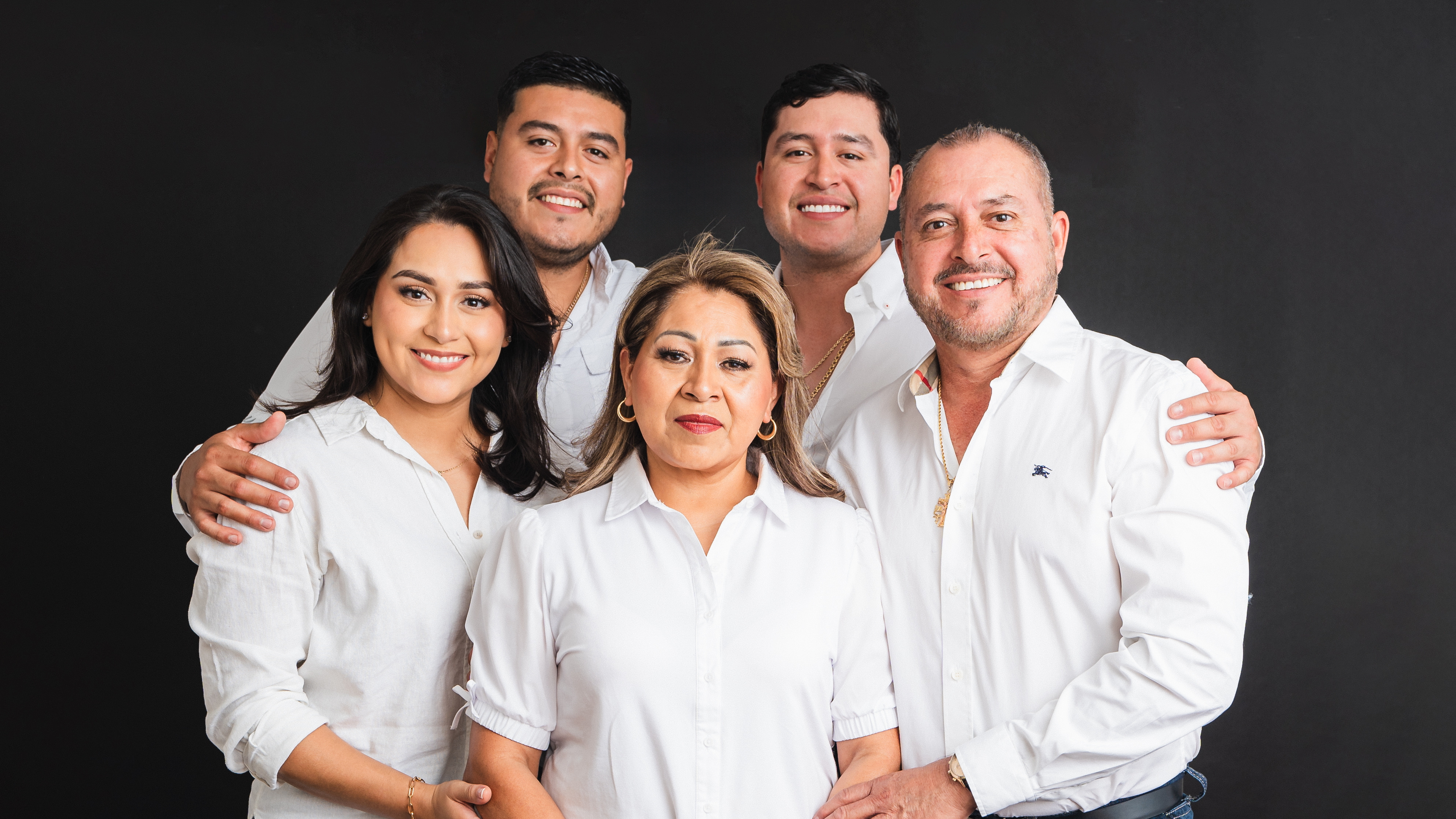 Jackie Family Portraits – Bee Beautiful Studios – Mcallen, Texas