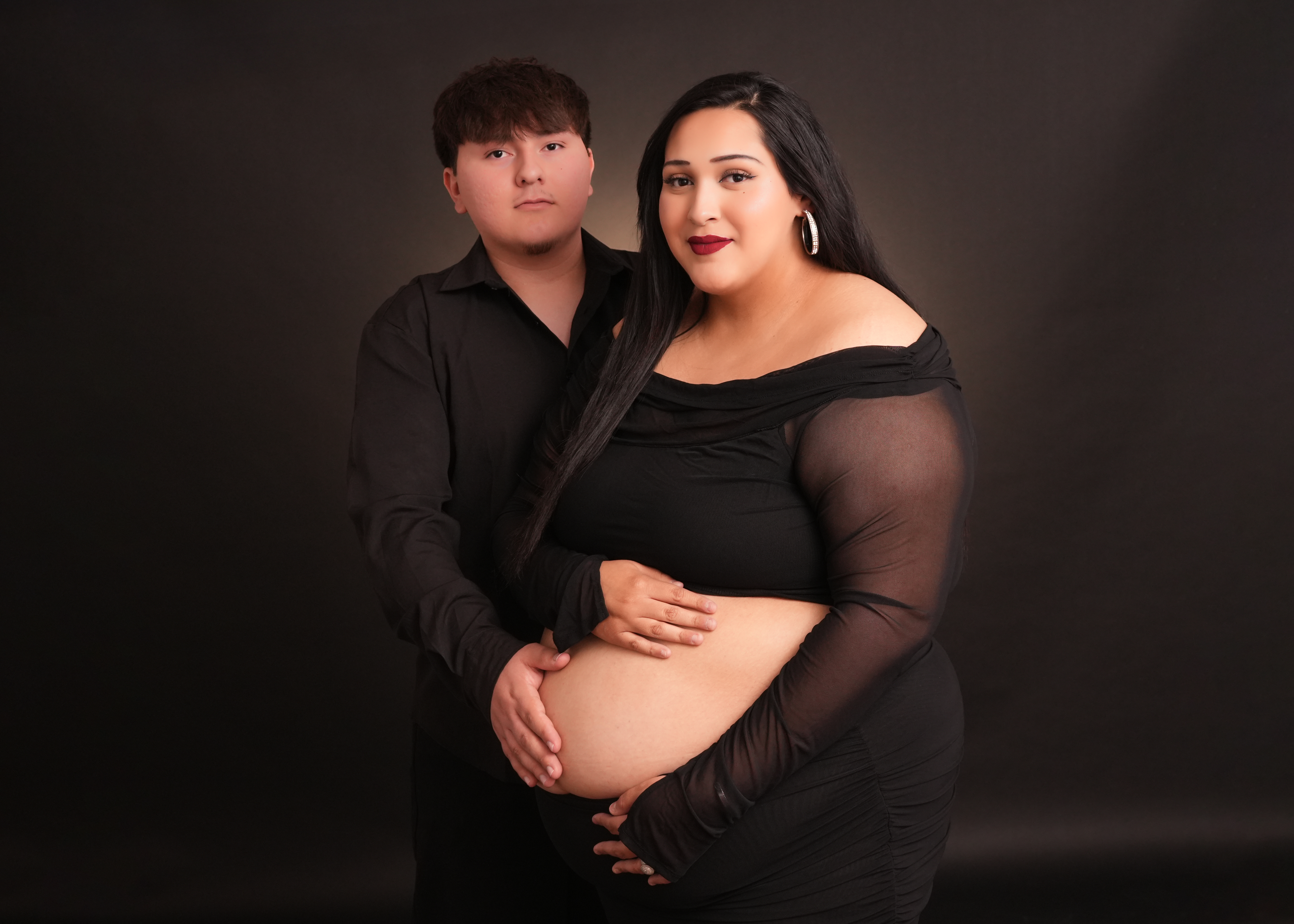 Briana Maternity Session – Bee Beautiful Studios – McAllen Texas