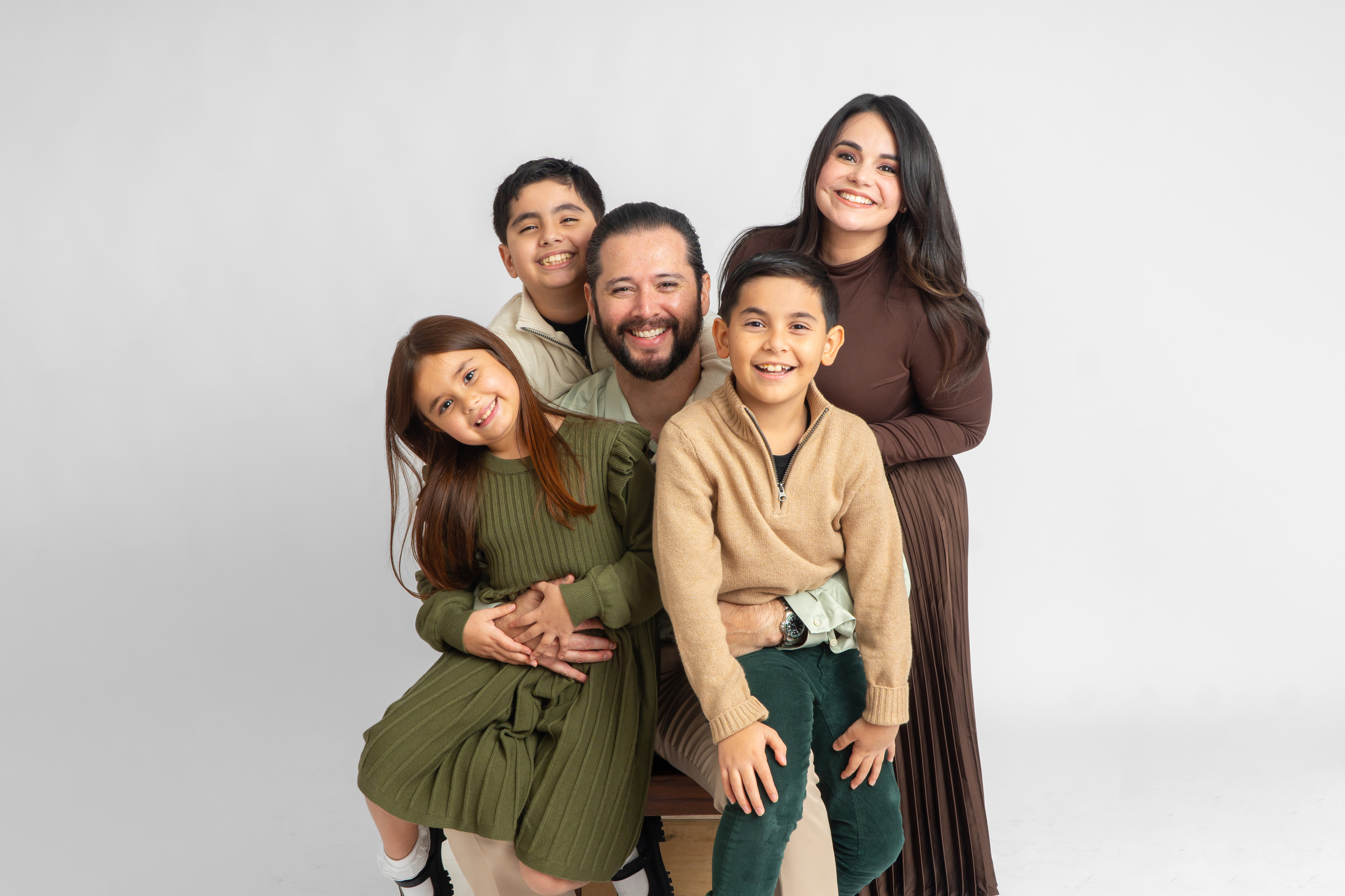 Yolanda Family Portraits – McAllen, TX – Bee Beautiful Studios