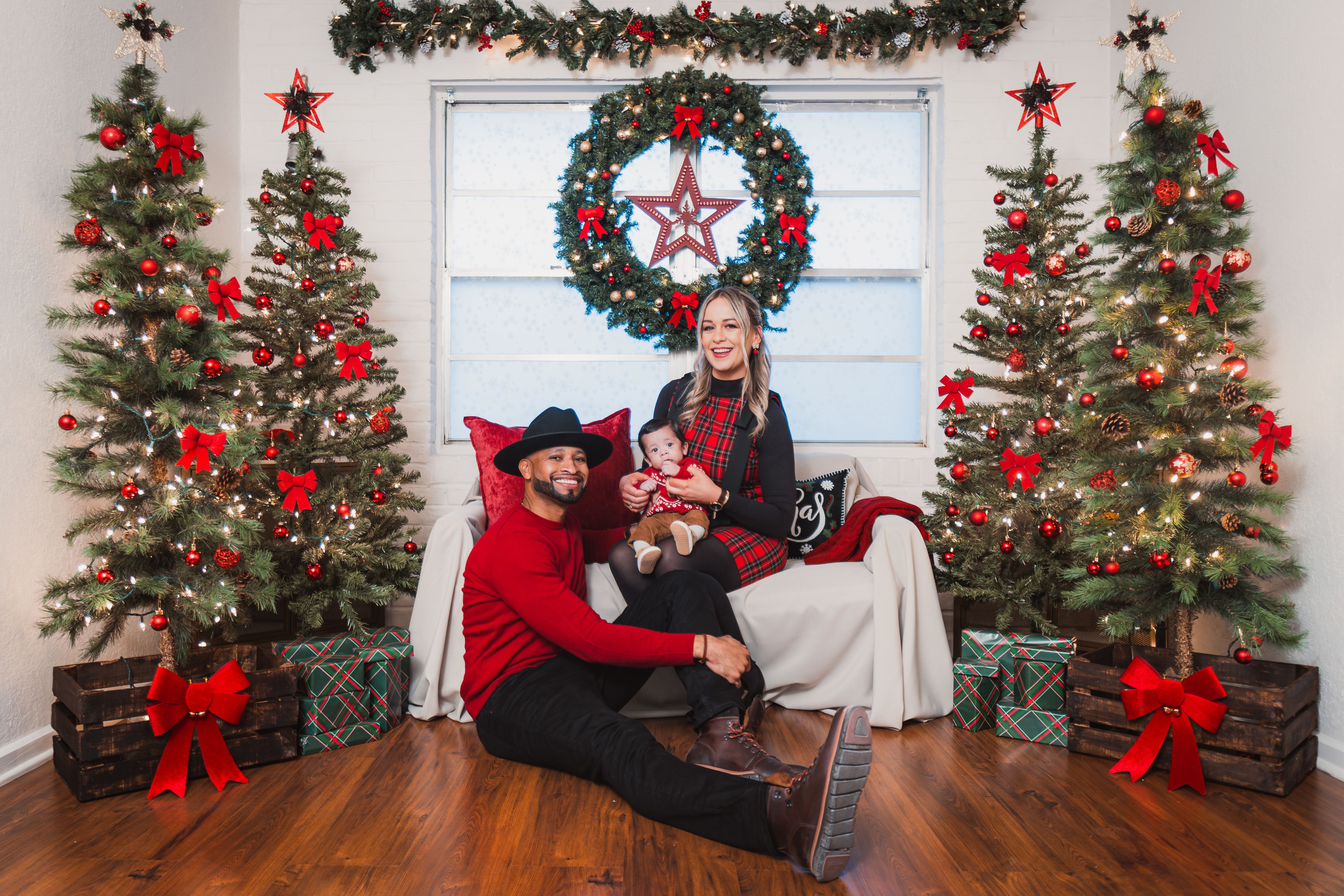 St. Bernard Family Christmas Portraits – Bee Beautiful Studios – McAllen, Texas
